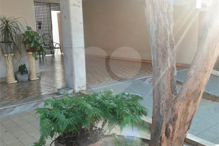 Casa à venda com 4 quartos, sendo 1 suíte, no Centro, Vinhedo, SP