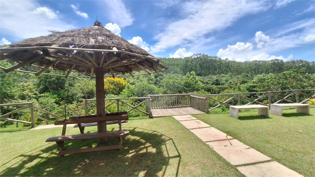 Casa à venda com 4 quartos, sendo 3 suítes,  no condomínio Fazenda Alta Vista, Salto de Pirapora - SP