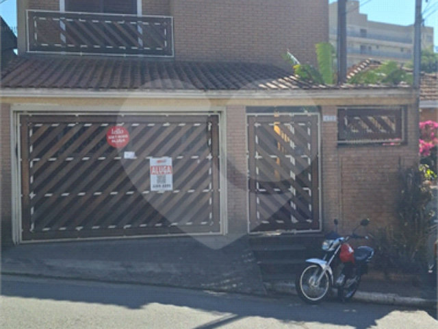 Sobrado para alugar com 4 quartos, sendo 3 suítes,  em Vila Nivi, São Paulo, SP