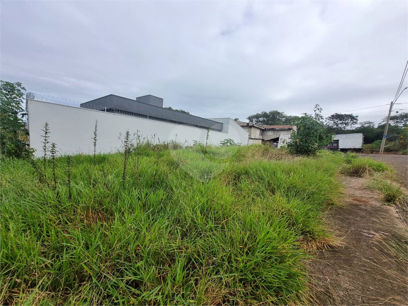 Terreno à venda 262m² prolongamento do jardim das torres