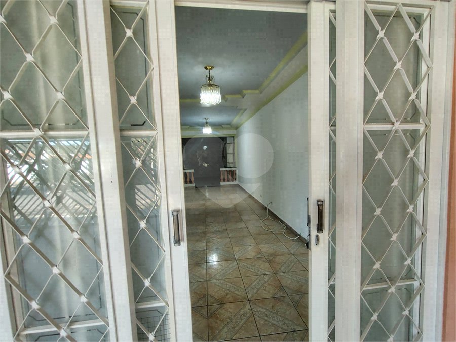Casa ampla com 3 Quartos e 1 Suíte