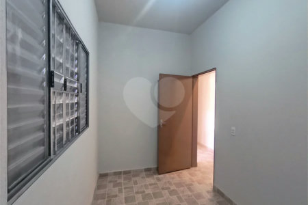 Casa para Locação no Jardim Pau Preto – Indaiatuba/SP - 3 dormitórios, quintal e garagem com portão manual