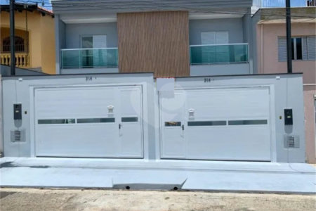 Sobrado à venda com 3 suítes em Vila Marina, Santo André, SP