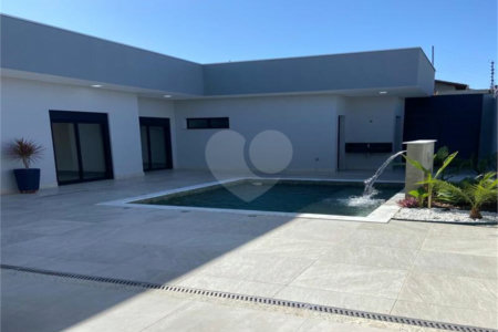 Casa à venda com 3 suítes no condomínio Residencial Maria Dulce, Indaiatuba - SP