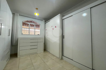 Casa à venda com 4 quartos em Santa Cruz, Rio de Janeiro, RJ
