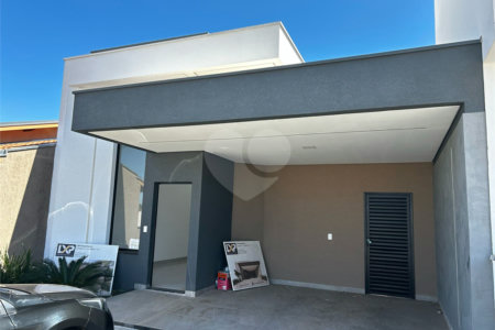 Casa à venda com 2 quartos, sendo 1 suíte,  no condomínio Residencial Marina, Itapetininga - SP