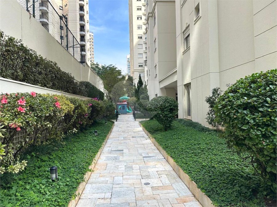 Apartamento à venda com 3 quartos, sendo 1 suíte, em Indianópolis, São Paulo, SP