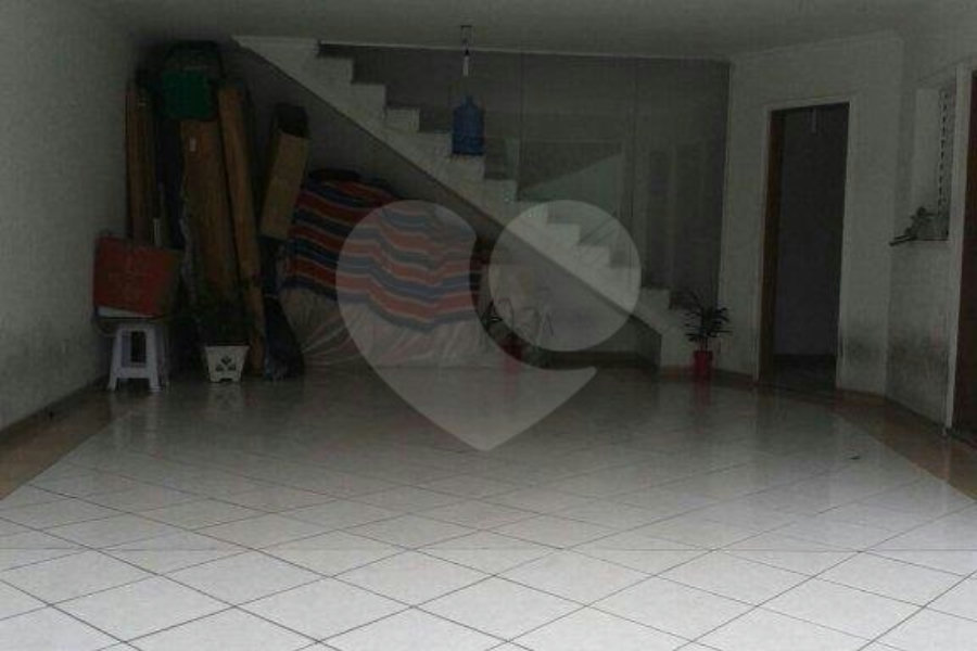 Sobrado à venda com 5 quartos, sendo 4 suítes, em Horto, São Paulo, SP