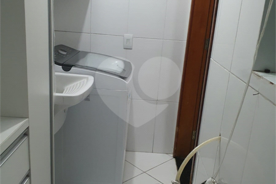 Casa à venda com 2 suítes no condomínio Residencial Maracujás, São Paulo - SP