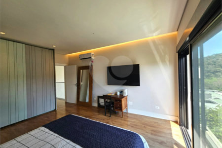 Casa à venda com 4 suítes no condomínio Residencial Itahyê, Santana de Parnaíba - SP