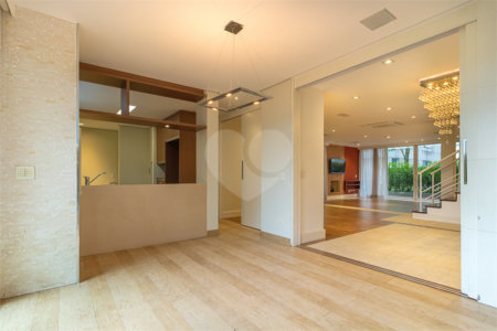 Casa à venda com 4 suítes no condomínio Las Cumbres, São Paulo - SP
