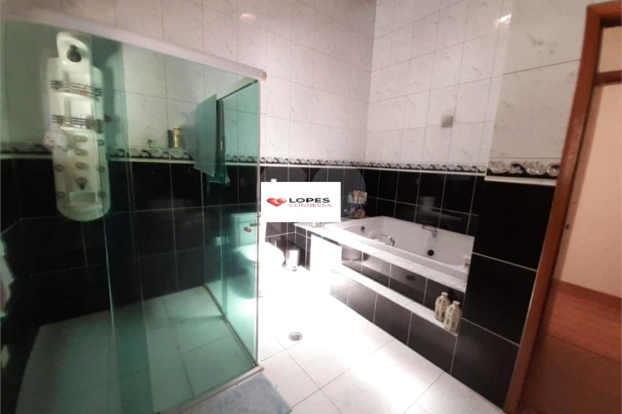 Casa à venda com 3 quartos, sendo 1 suíte, no condomínio Parque Suiça, Caieiras - SP