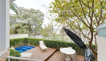 Casa à venda com 4 quartos, sendo 2 suítes,  no condomínio Bristol Village, São Paulo - SP