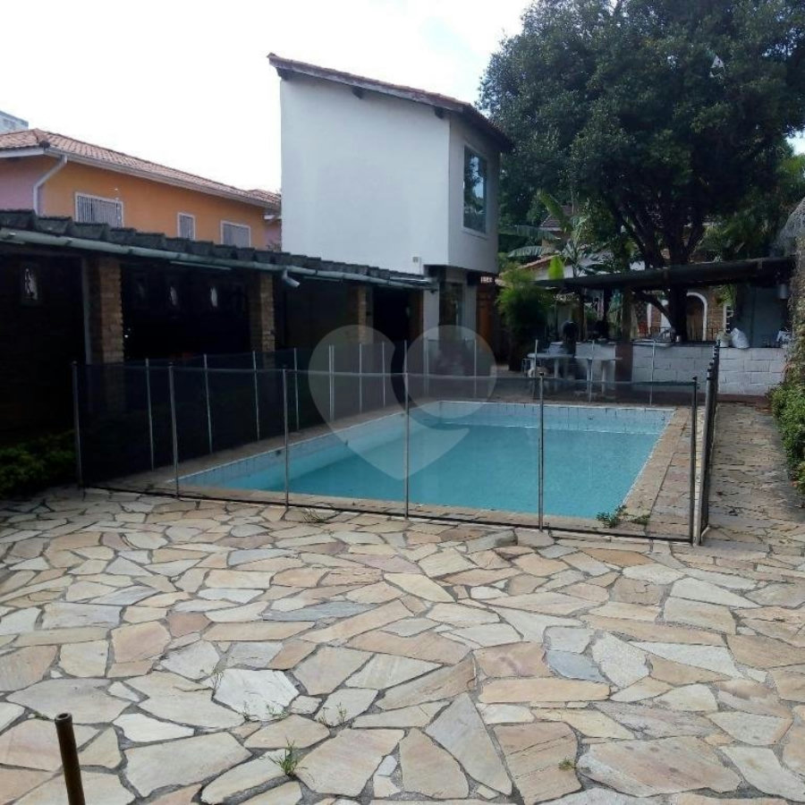 Excelente casa a uma quadra da Av. Roberto Marinho 04 quartos