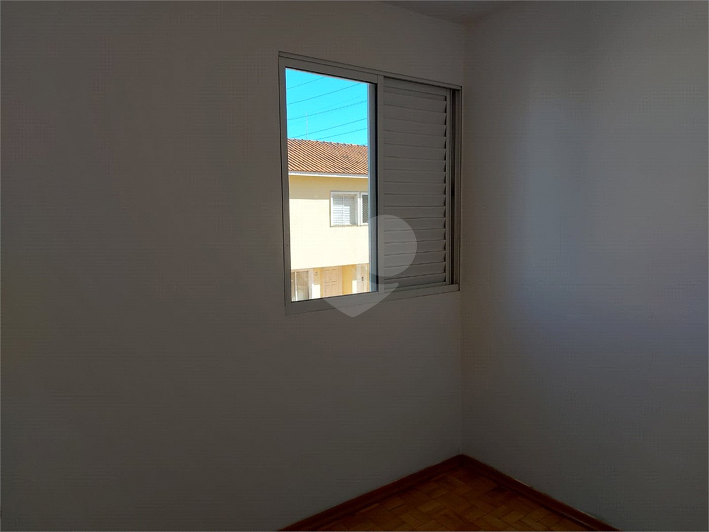 Casa à venda com 3 quartos, sendo 1 suíte, no condomínio Vila das Macieiras, São Paulo - SP