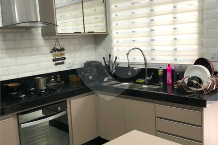 Sobrado à venda com 3 suítes em Conjunto Habitacional Ana Paula, Mogi das Cruzes, SP