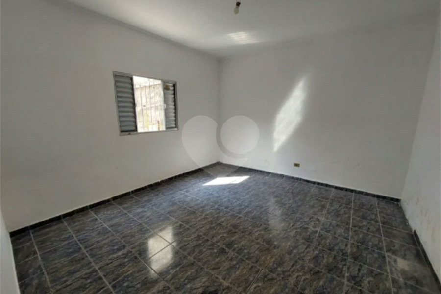Sobrado à venda com 3 quartos em Vila Mangalot, São Paulo, SP