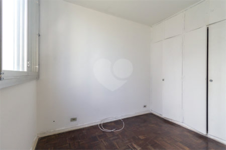 Apartamento à venda com 3 quartos, sendo 1 suíte, em Cerqueira César, São Paulo, SP