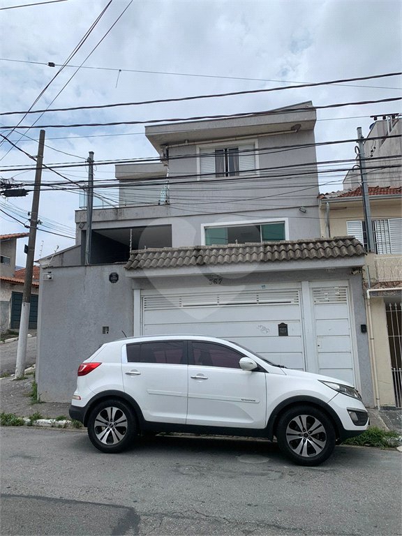 Sobrado à venda com 3 suítes em Vila Nivi, São Paulo, SP