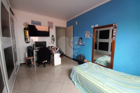 Sobrado à venda com 3 quartos, sendo 1 suíte, em Vila Lúcia, São Paulo, SP