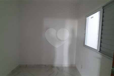 Casa à venda com 2 quartos no condomínio Residencial Luta, São Paulo - SP