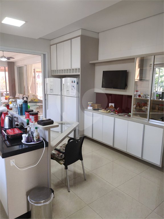 Casa à venda com 3 suítes no condomínio Estância Marambaia, Vinhedo - SP