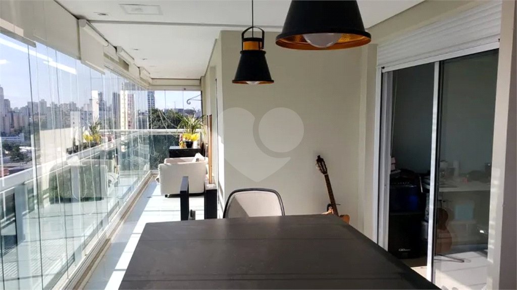 Apartamento à venda com 3 suítes em Vila Alexandria, São Paulo, SP