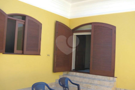 Casa à venda com 4 quartos, sendo 2 suítes,  em Jardim Leonor, São Paulo, SP