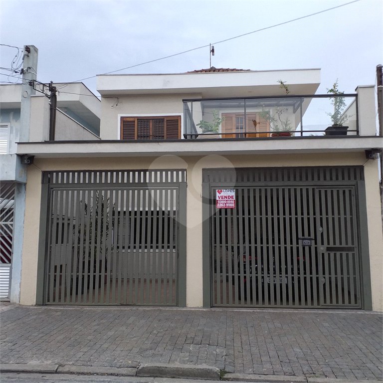 Sobrado à venda com 3 suítes em Vila Nivi, São Paulo, SP