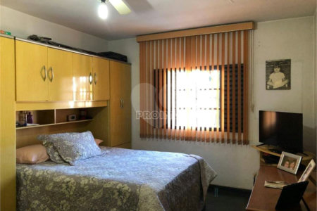Sobrado à venda com 5 quartos, sendo 1 suíte, em Jardim São Jorge (raposo Tavares), São Paulo, SP