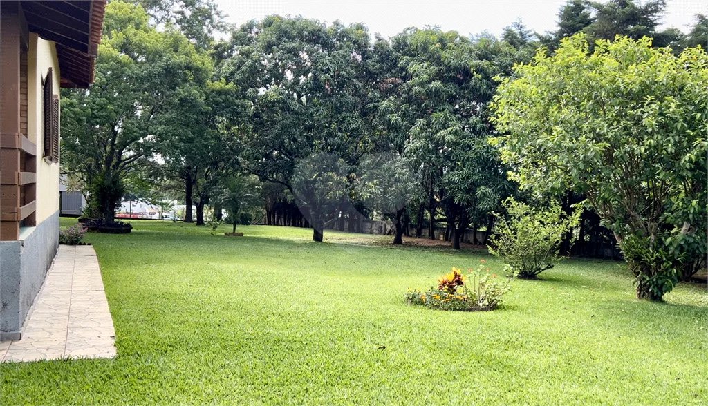 Chácara à venda com 4 quartos, sendo 1 suíte, em Pinheirinho, Vinhedo, SP