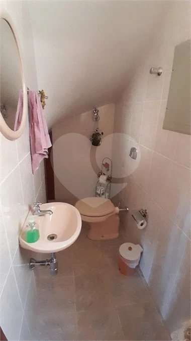 Sobrado à venda com 3 quartos, sendo 1 suíte, em Vila Isabela, Campos do Jordão, SP