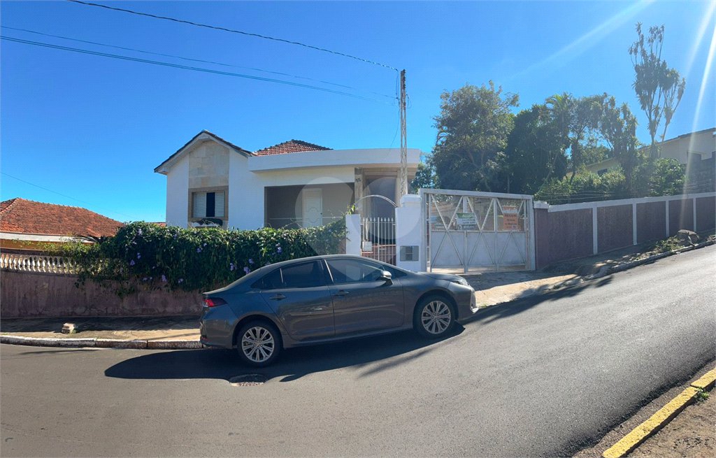 Casa para alugar com 6 quartos, sendo 3 suítes, no Centro, São Manuel, SP
