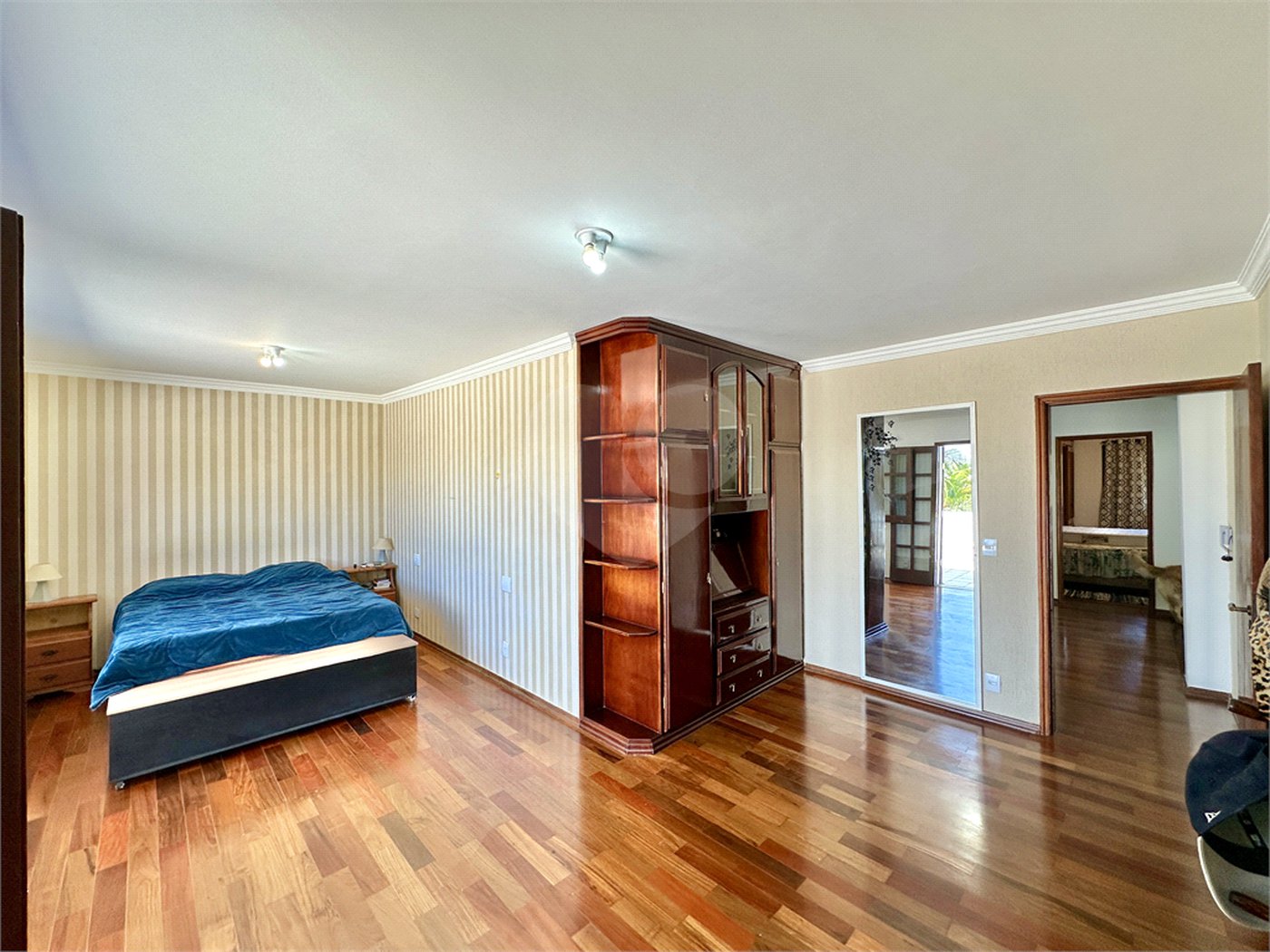 Casa à venda com 5 quartos, sendo 4 suítes,  no condomínio Parque dos Príncipes, São Paulo - SP