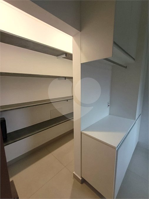 Casa para alugar com 3 quartos, sendo 1 suíte, no condomínio Recanto dos Paturis, Vinhedo - SP