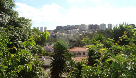 Casa à venda com 3 suítes em Jardim Leonor, São Paulo, SP