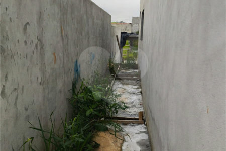 Casa à venda com 3 quartos, sendo 1 suíte, no condomínio Loteamento Parque Residencial Serras de Atibaia Ii, Atibaia - SP