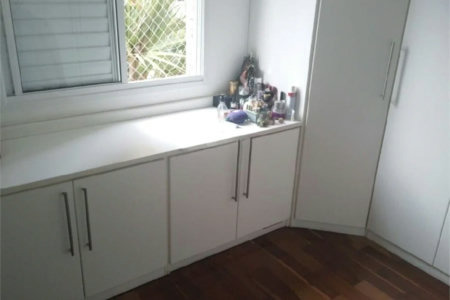 Apartamento à venda com 2 quartos, sendo 1 suíte, em Vila Andrade, São Paulo, SP