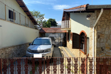 Casa à venda com 3 quartos, sendo 1 suíte,  em Parque Santa Rosa, Suzano, SP