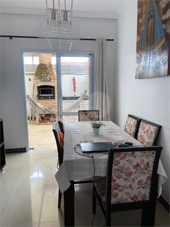 Casa à venda com 3 quartos, sendo 1 suíte, no condomínio Villaggio Portobello, São Paulo - SP