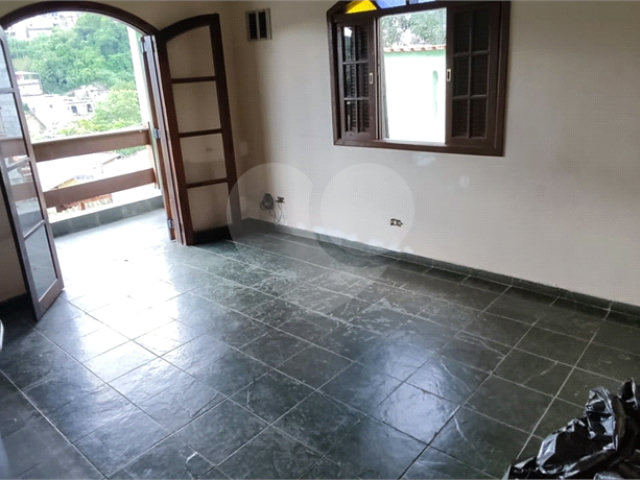 Casa à venda com 4 quartos, sendo 1 suíte,  em Serra da Cantareira, Mairiporã, SP