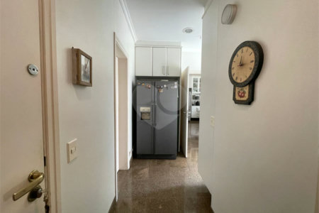 Apartamento à venda com 3 suítes em Campo Belo, São Paulo, SP