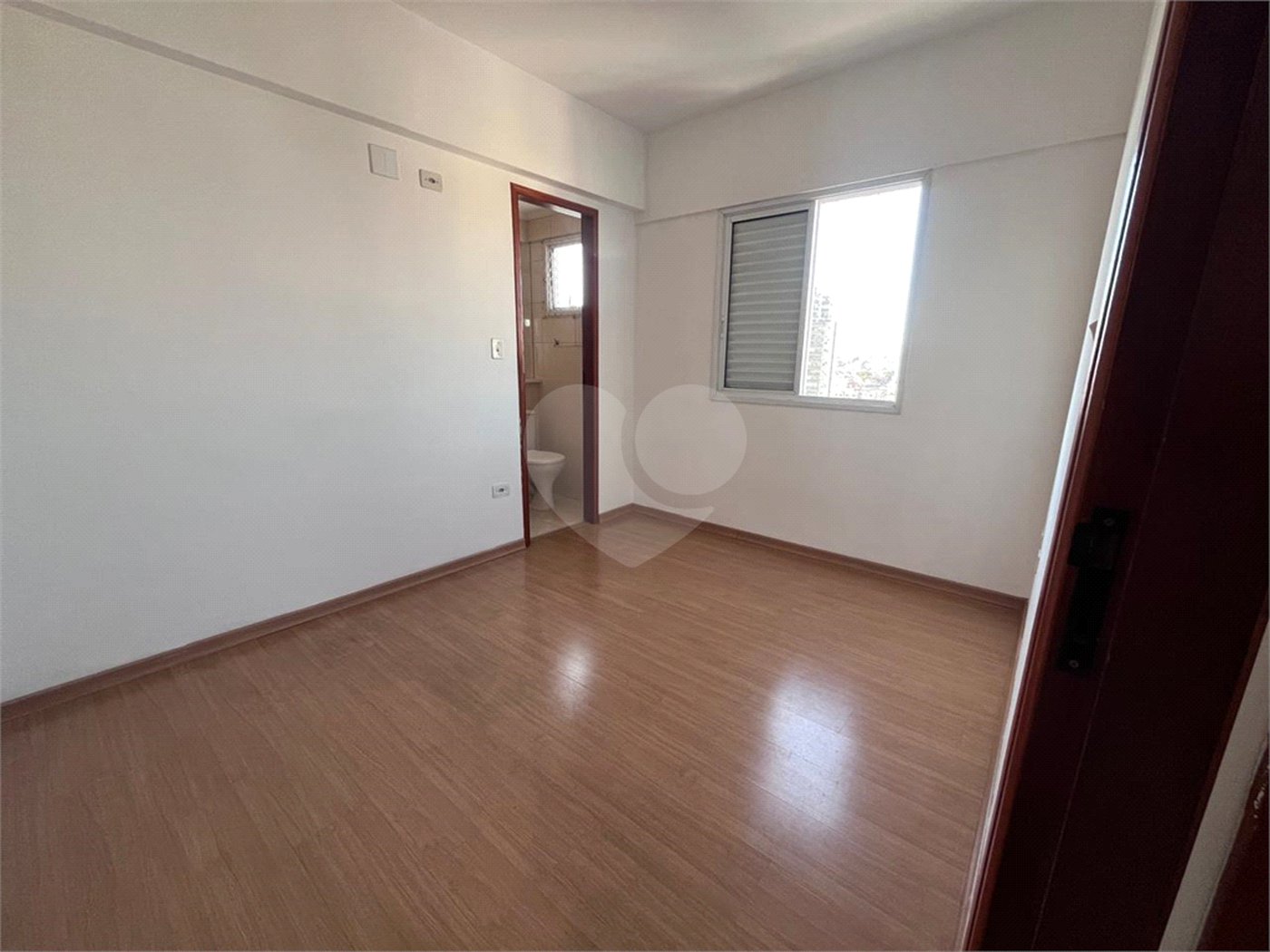 Apartamento à venda com 2 quartos, sendo 1 suíte,  em Vila Gustavo, São Paulo, SP