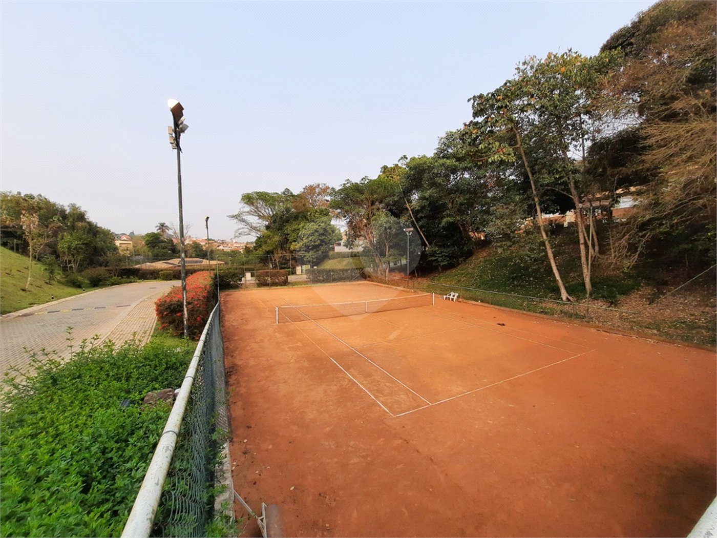 Casa à venda com 3 suítes no condomínio Ecovillagio, São Roque - SP