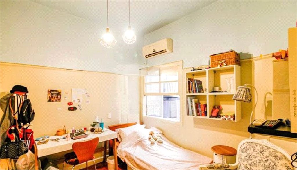 Sobrado à venda com 4 quartos, sendo 1 suíte, em Vila Cordeiro, São Paulo, SP