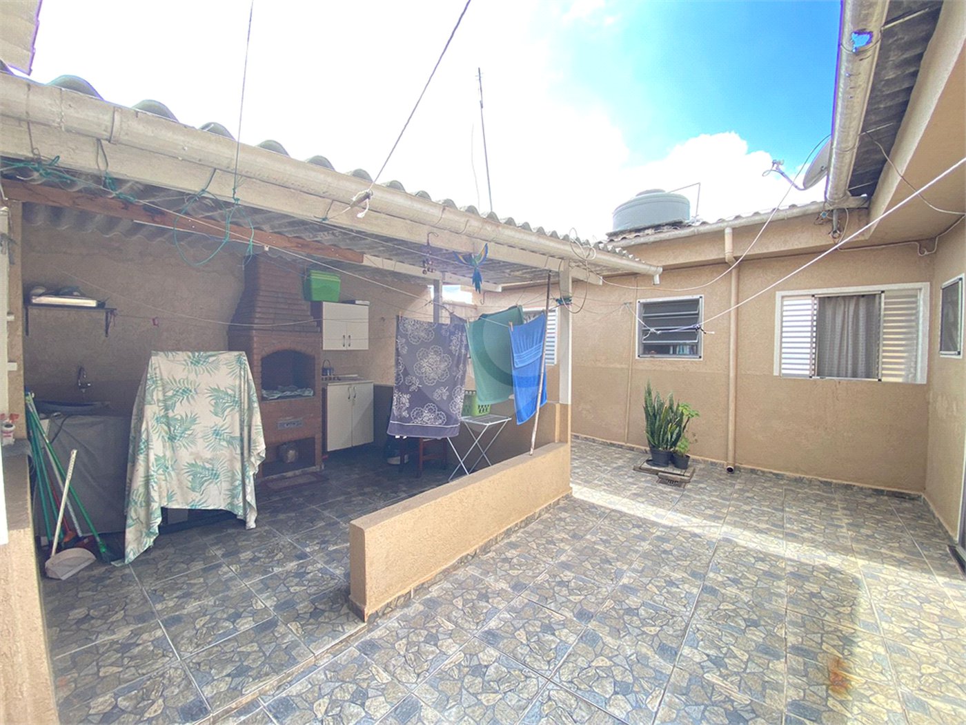 Casa à venda com 3 quartos em Jardim Santa Helena, Poá, SP