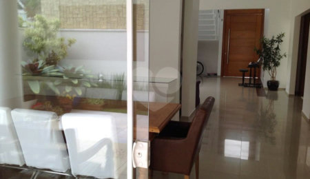 Casa à venda com 3 quartos, sendo 2 suítes,  no condomínio Real Park - Vila Oliveira, Mogi das Cruzes - SP