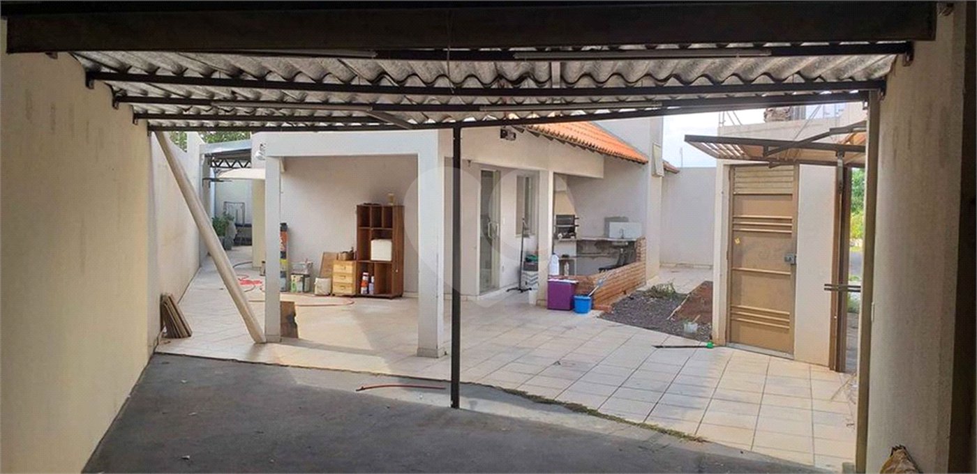 Casa térrea para venda em Araraquara/SP.