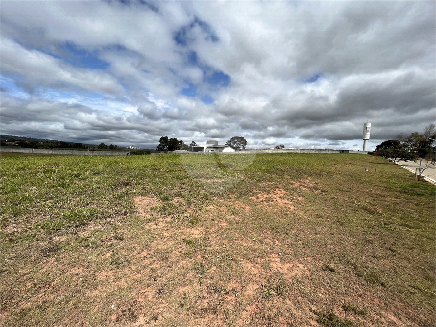 Terreno à venda no condomínio Up Residencial, Votorantim - SP