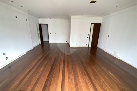 Apartamento à venda com 4 quartos, sendo 1 suíte,  em Tijuca, Rio de Janeiro, RJ